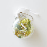 花びらのキーホルダー イニシャル