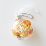 花びらのキーホルダー イニシャル