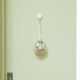 花びらのキーホルダー イニシャル